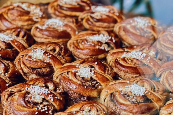 Kanelbullar: Swedish cinnamon rolls