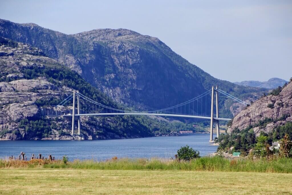 Travelling to Lysefjord 