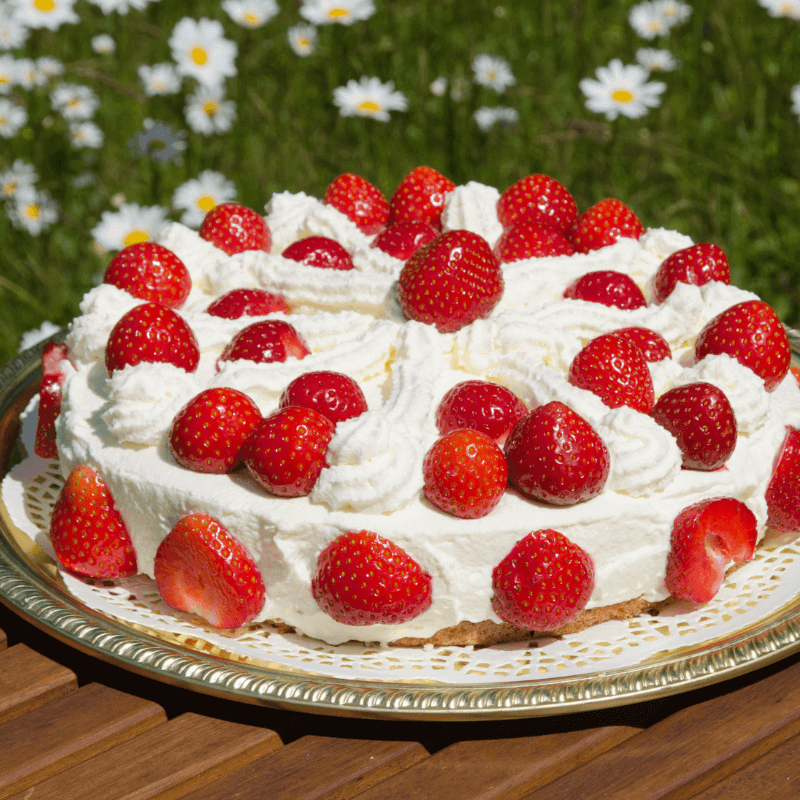 Swedish strawberry cake