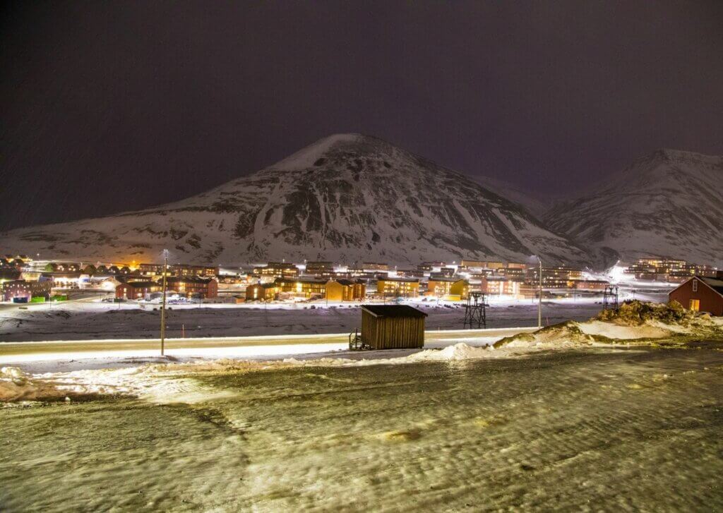 Spitsbergen Sights: capital Longyearbyen